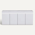 Titel in het Nederlands: **Modern Wit Dressoir met Vierdeursontwerp en Stijlvolle Afwerking**