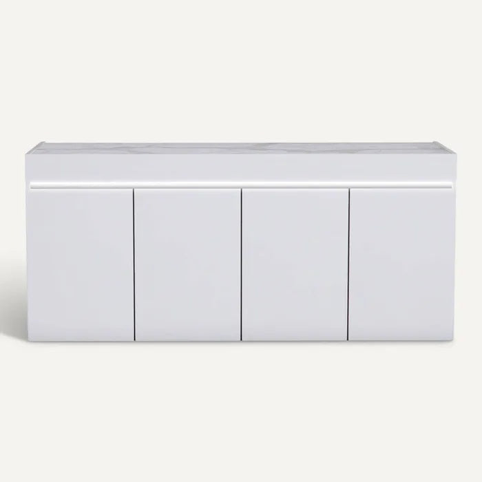 Titel in het Nederlands: **Modern Wit Dressoir met Vierdeursontwerp en Stijlvolle Afwerking**